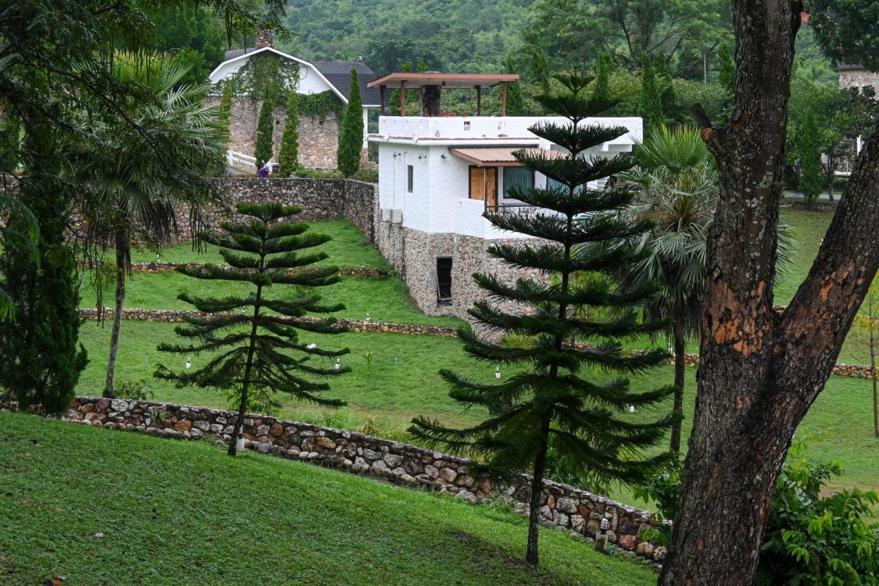 Swiss Valley Hip Resort Suan Phueng Luaran gambar