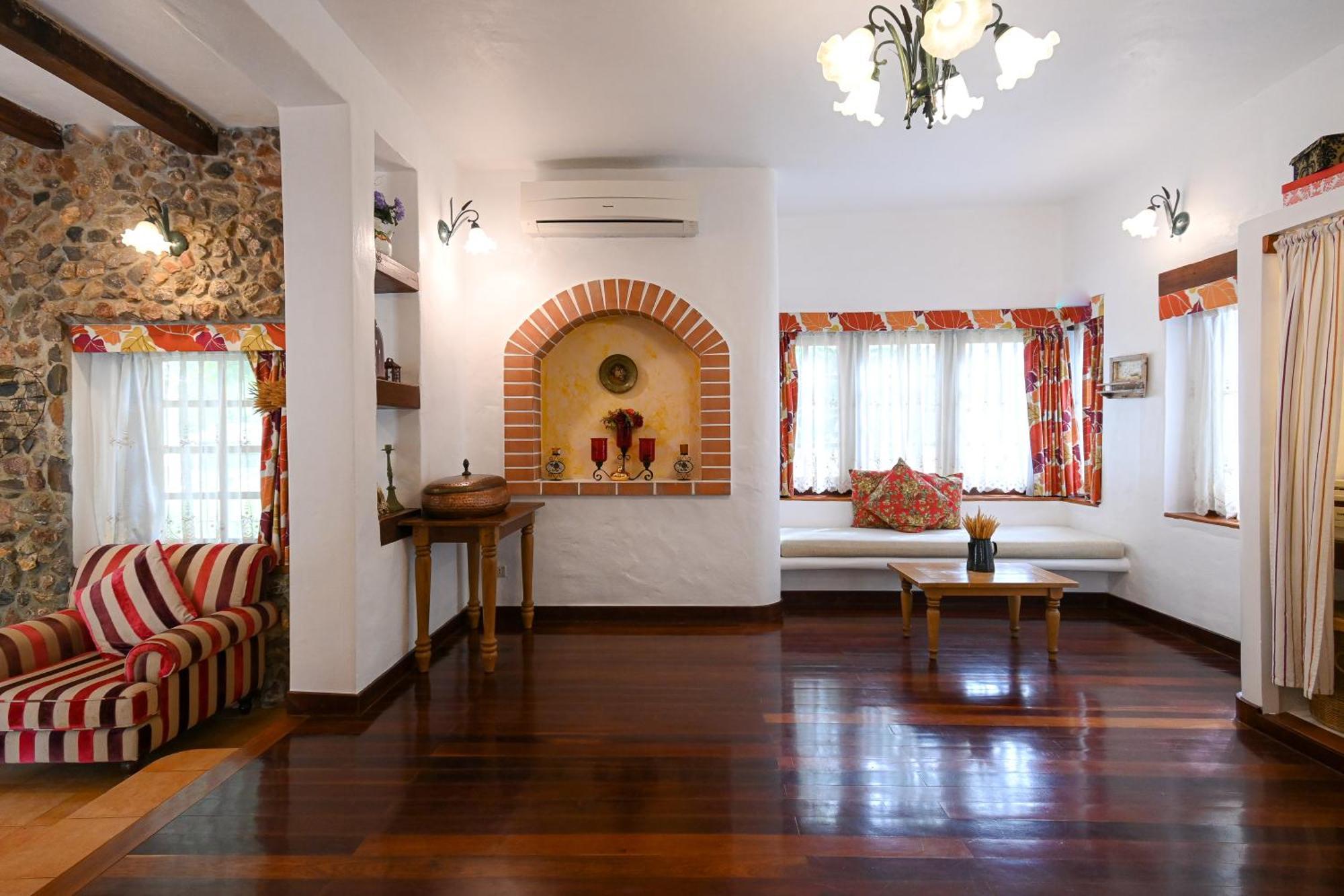 Swiss Valley Hip Resort Suan Phueng Bilik gambar